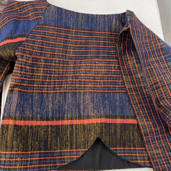 Authentic African mult-colour & gold metallic fabric crop-top with open sleeves. - Picture 10 of 10